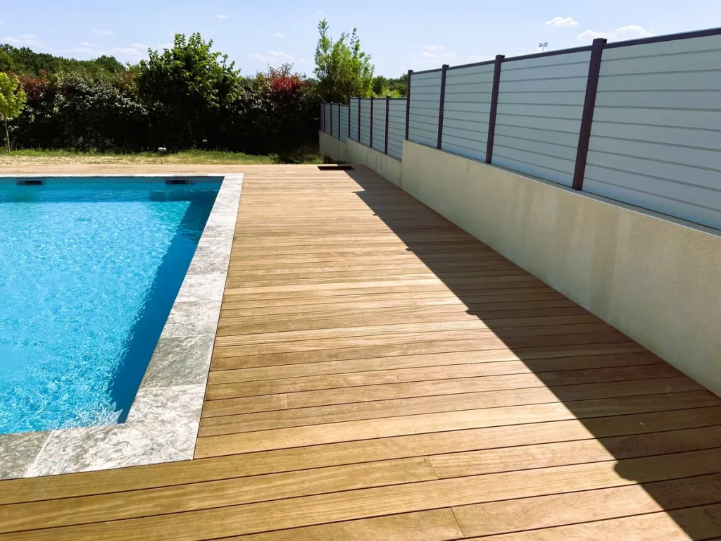 Réalisation de terrasse par MAB Conception, menuisier à Dompierre sur Yon